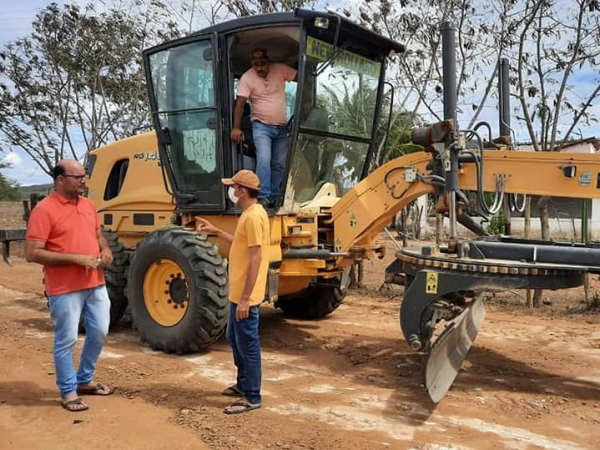 Prefeitura inicia recuperação da estrada que liga Jardim à Cachoeira do Sapo.